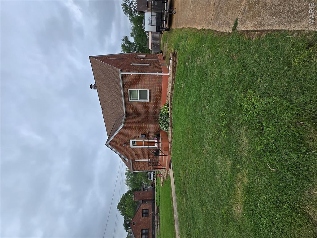 105 S Carleton Street Property Photo 3