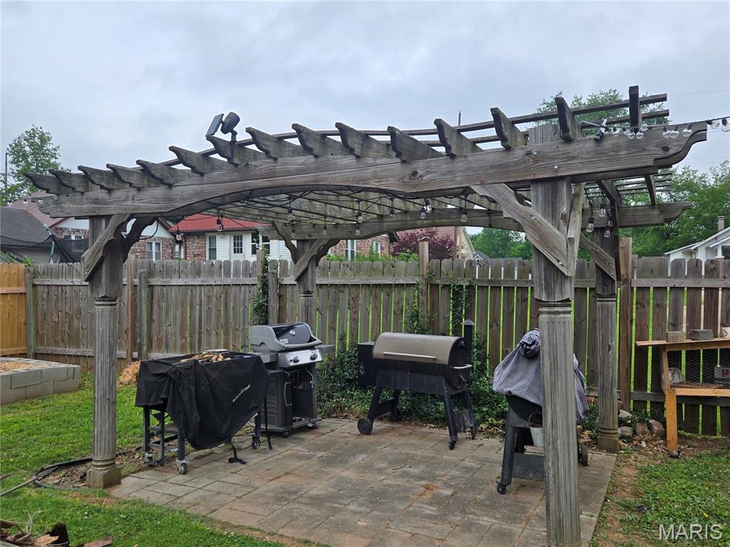 105 S Carleton Street Property Photo 6