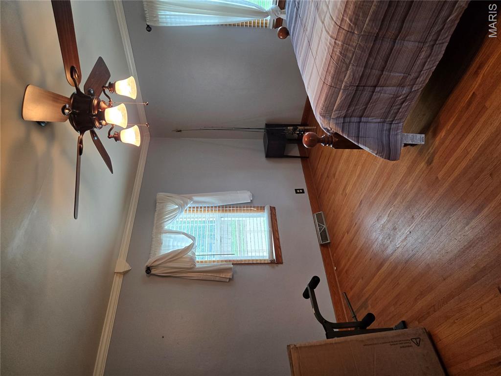 105 S Carleton Street Property Photo 8