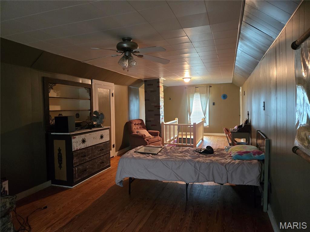 105 S Carleton Street Property Photo 18