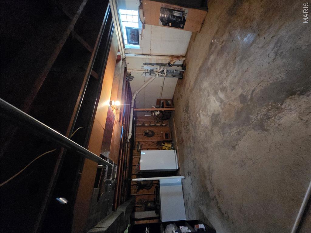 105 S Carleton Street Property Photo 29