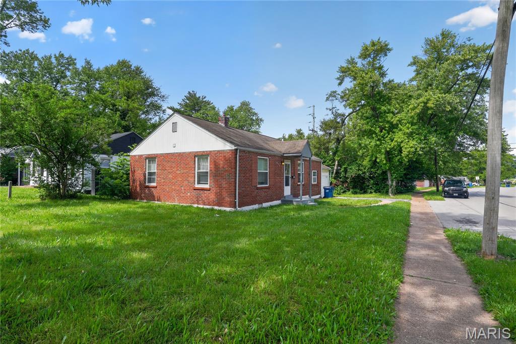 8102 Frost Avenue Property Photo 2