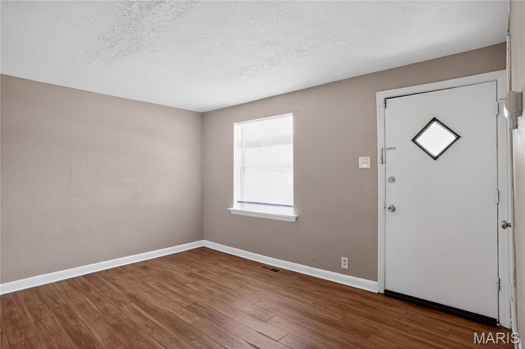8102 Frost Avenue Property Photo 5