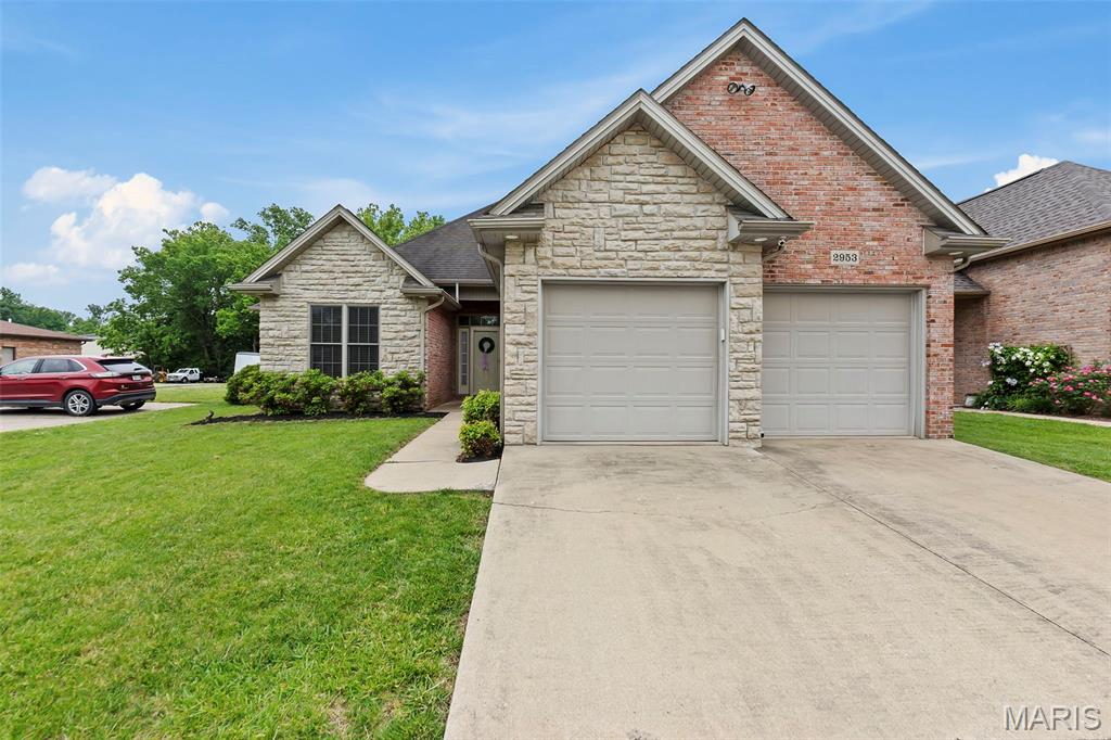 2953 Beaver Creek Drive Property Photo 2