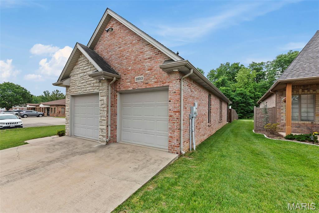 2953 Beaver Creek Drive Property Photo 3