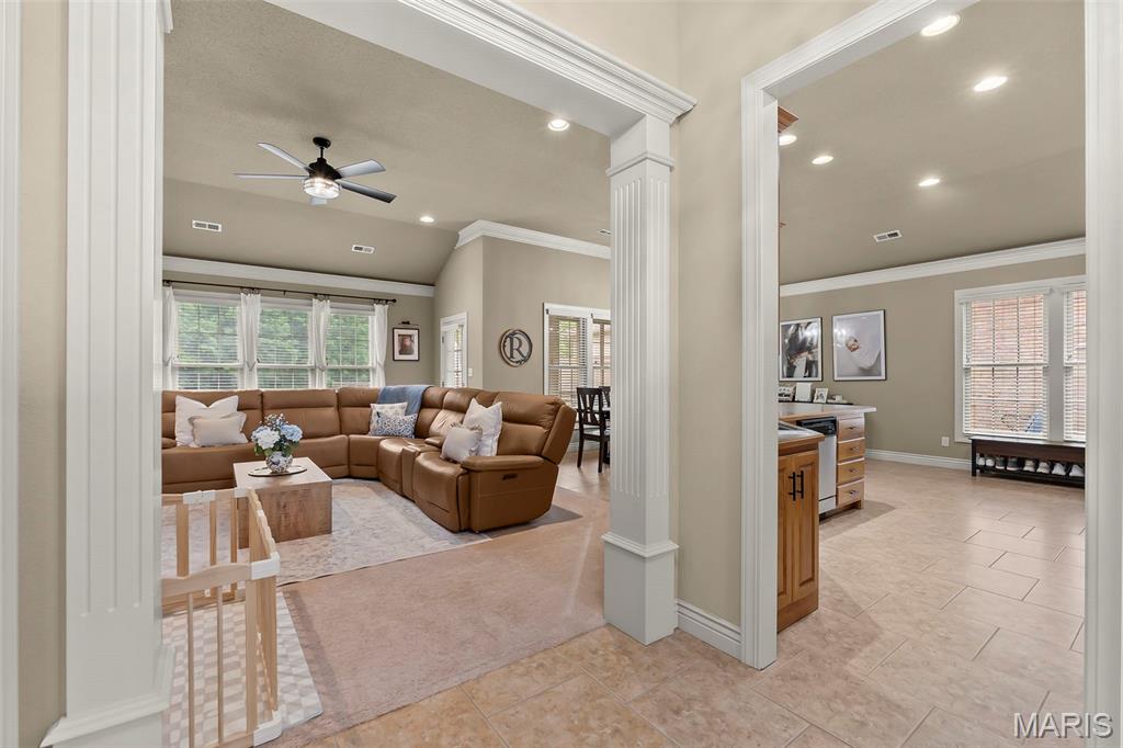 2953 Beaver Creek Drive Property Photo 5