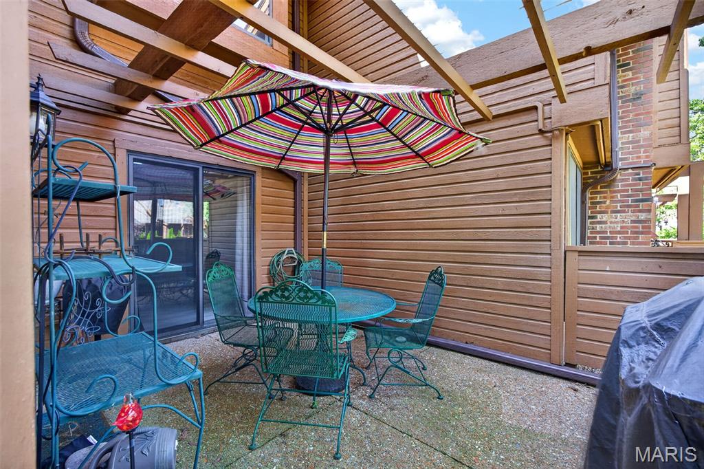 208 Kipling Way Property Photo 4