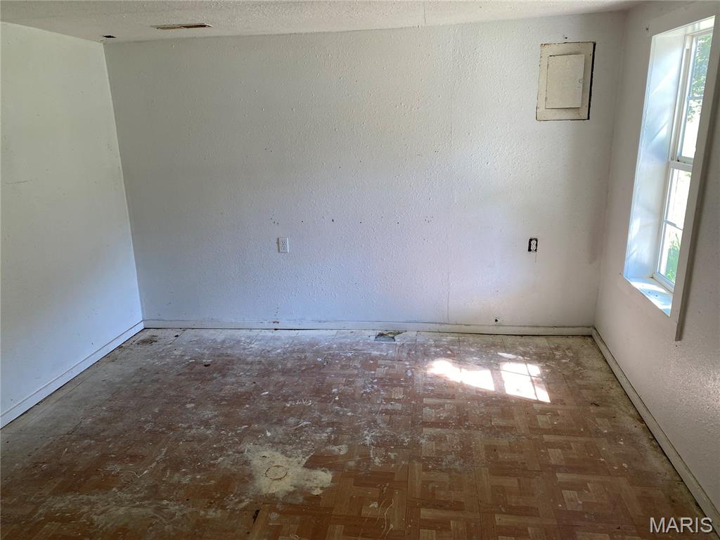 26031792 Property Photo 10