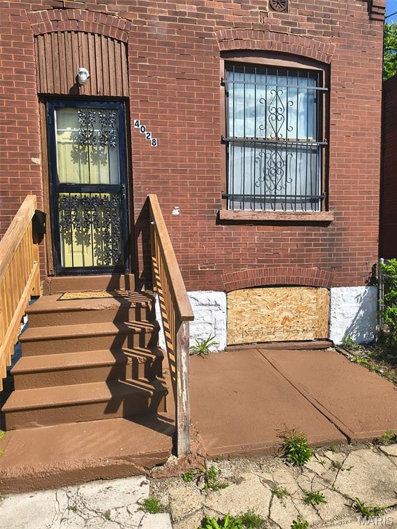 4028 E Grove Street Property Photo 1