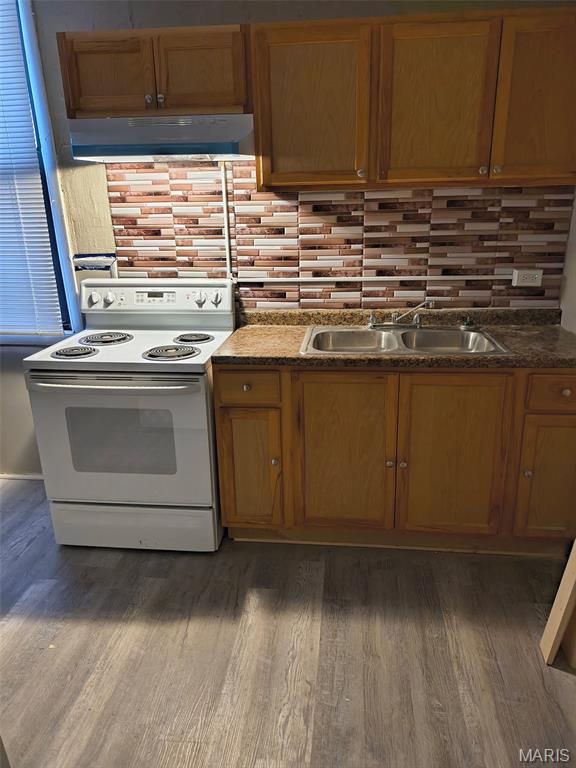 4028 E Grove Street Property Photo 6