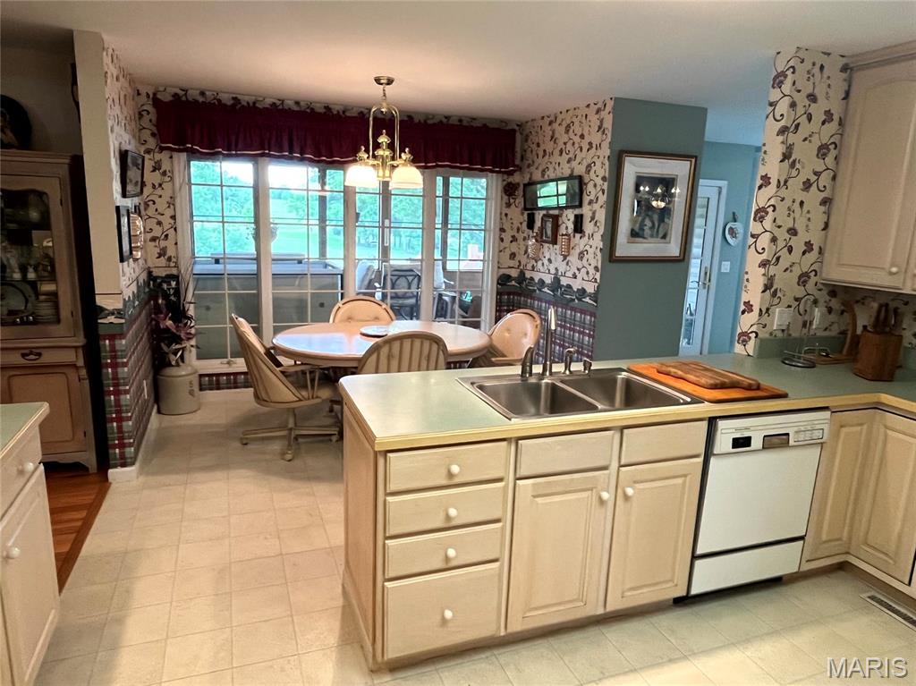 5 Woods Fort Court Property Photo 15