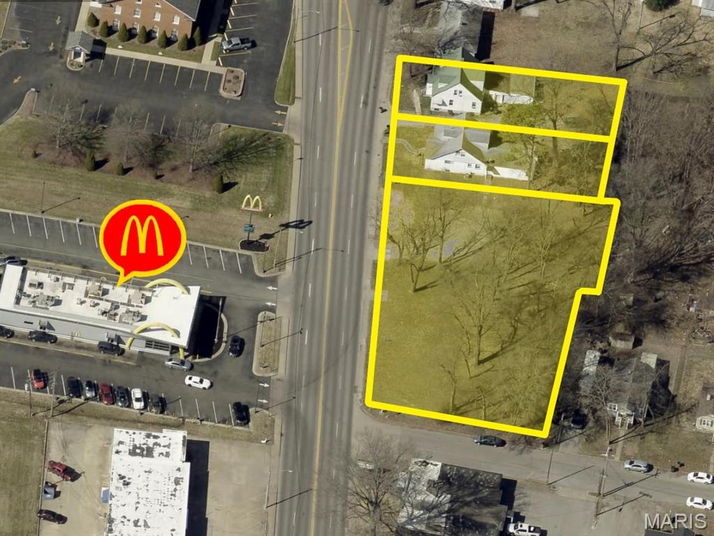 2004 Broadway Street Property Photo 4