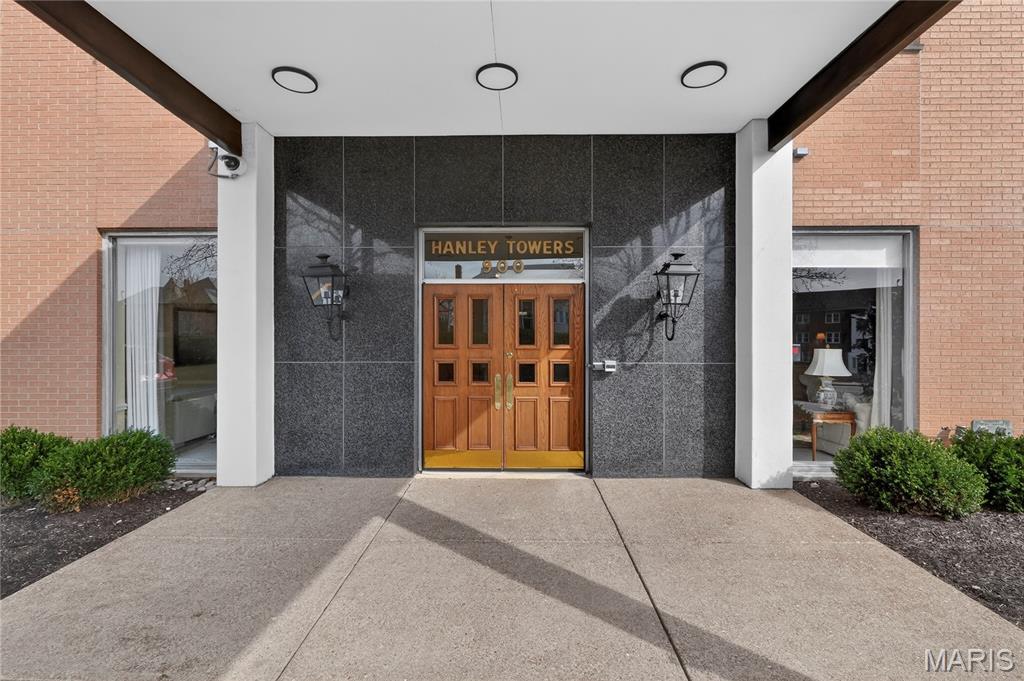 900 S Hanley Road 3d Property Photo 1