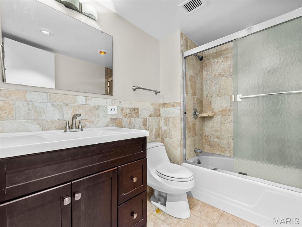 900 S Hanley Road 3d Property Photo 14