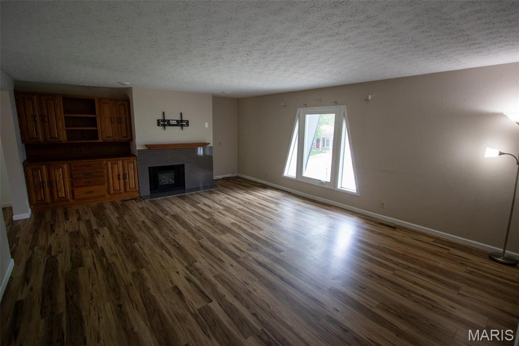 83 Memorial Court Property Photo 1