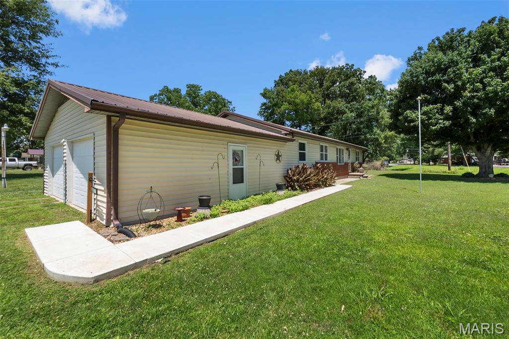 1610 State Highway Property Photo 2