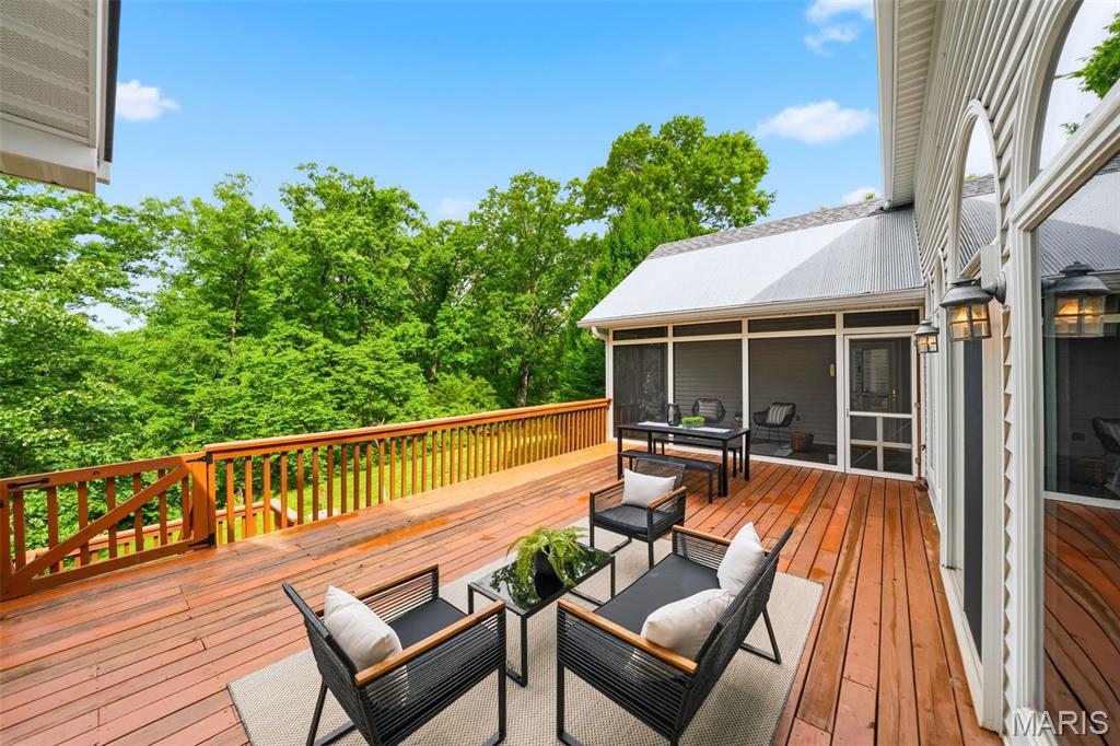 64 Dumont Court Property Photo 4
