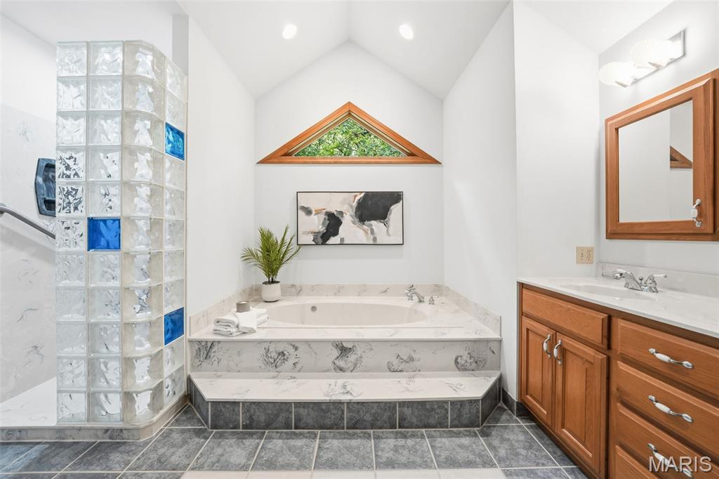 64 Dumont Court Property Photo 15