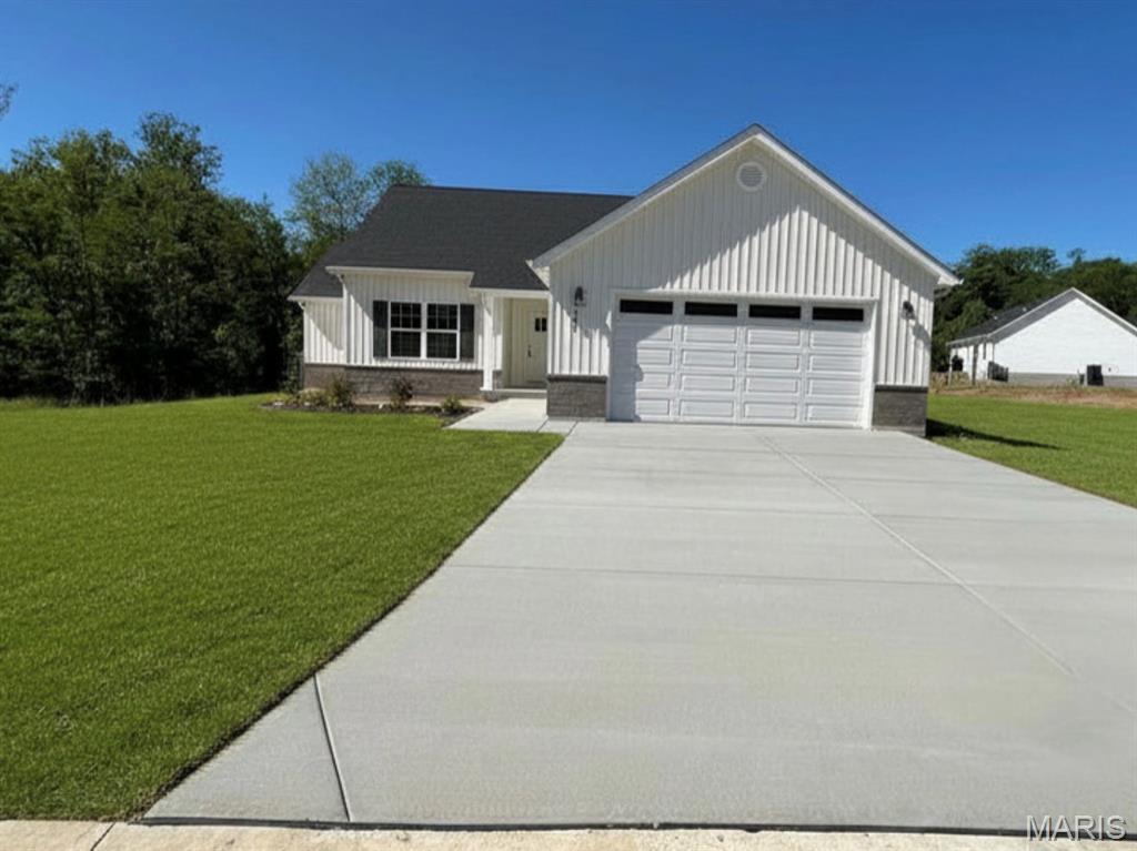 841 Lakeway Drive Property Photo 1