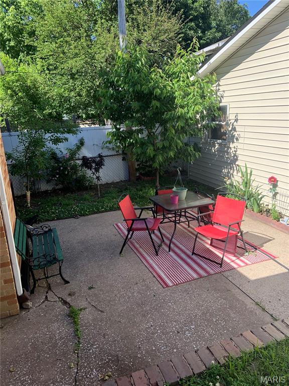 606 Monroe Street Property Photo 2
