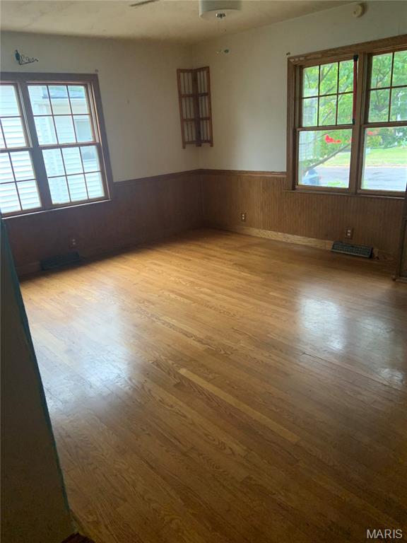 606 Monroe Street Property Photo 3
