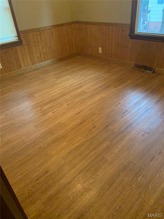 606 Monroe Street Property Photo 4