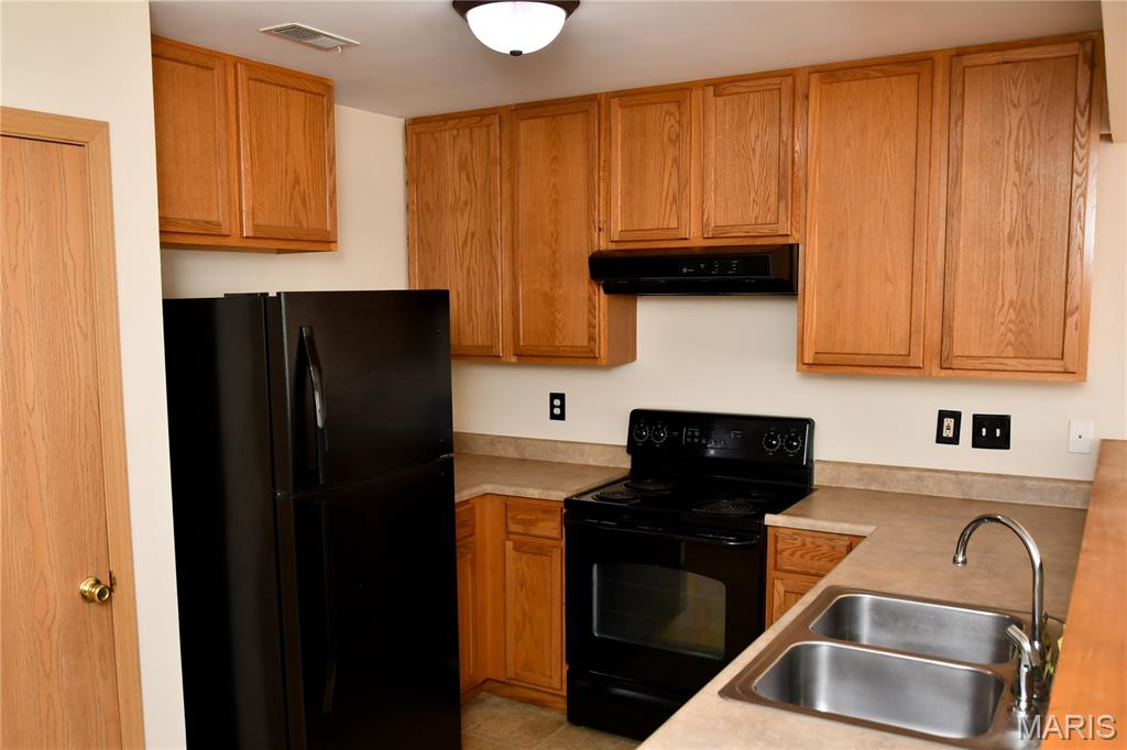 3 Hensley Terrace Property Photo 5