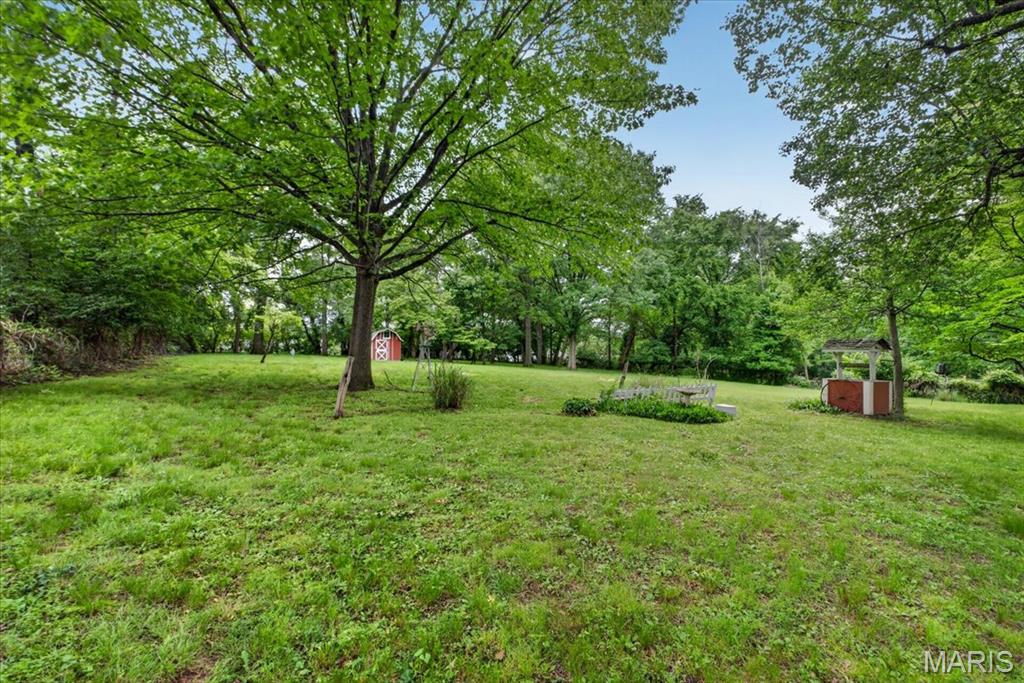 33 Topping Lane Property Photo 4