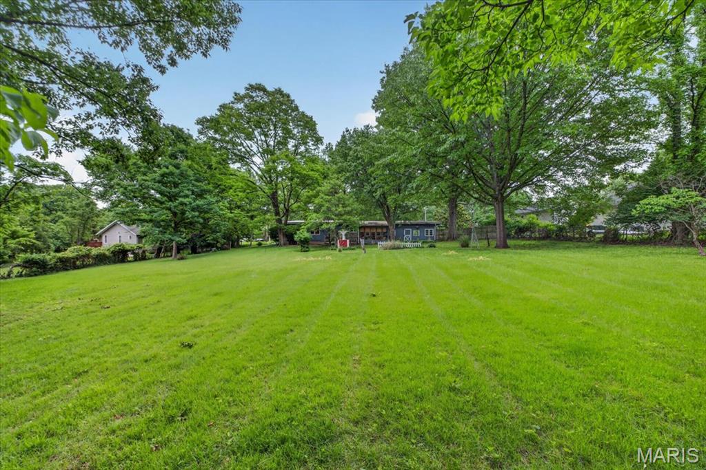 33 Topping Lane Property Photo 6