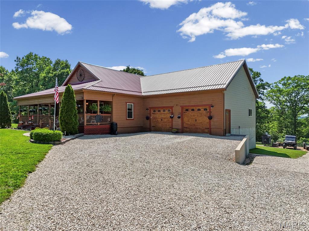 662 Nixon School Road Property Photo 1