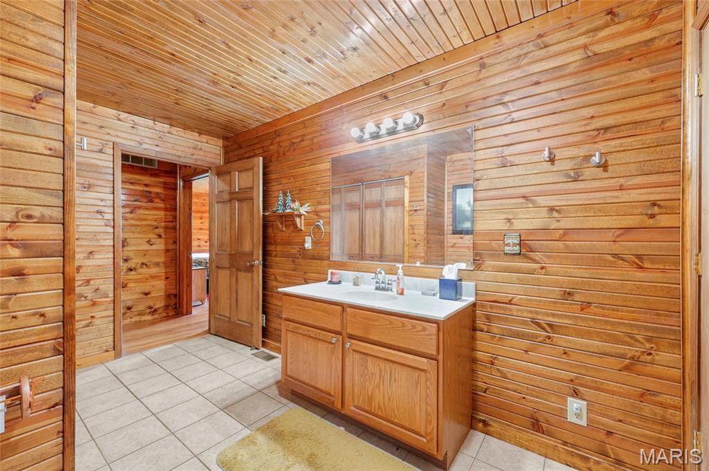 662 Nixon School Road Property Photo 35