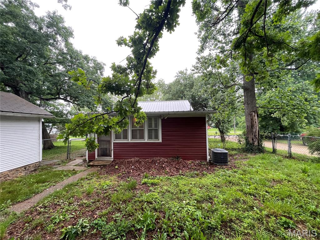 567 N Lakeshore Drive Property Photo 3