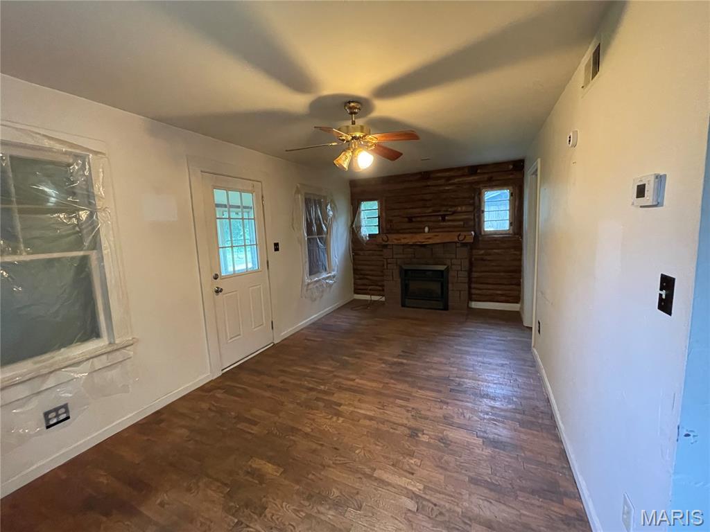 567 N Lakeshore Drive Property Photo 4