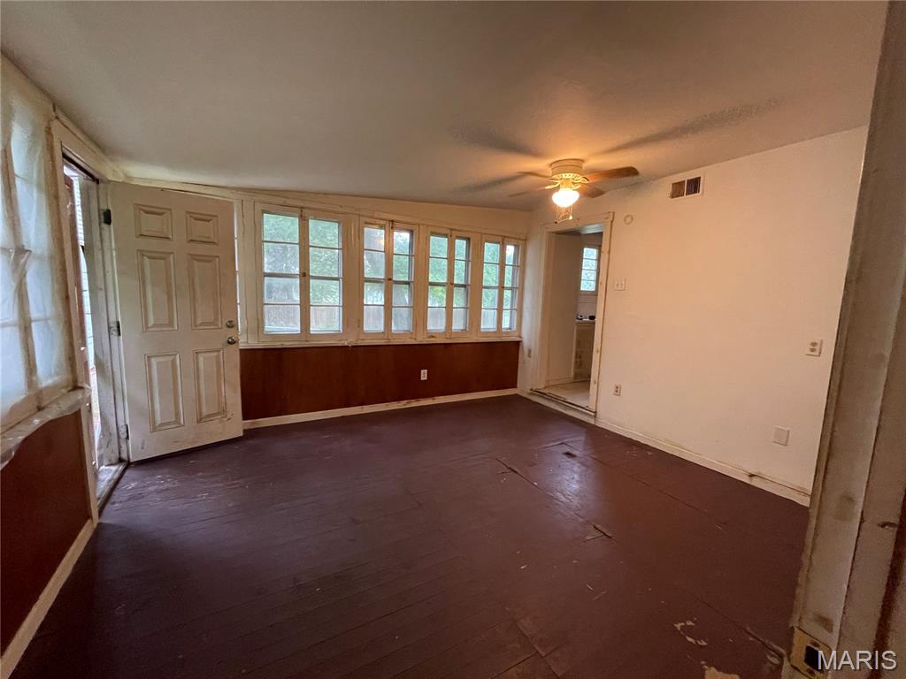 567 N Lakeshore Drive Property Photo 5