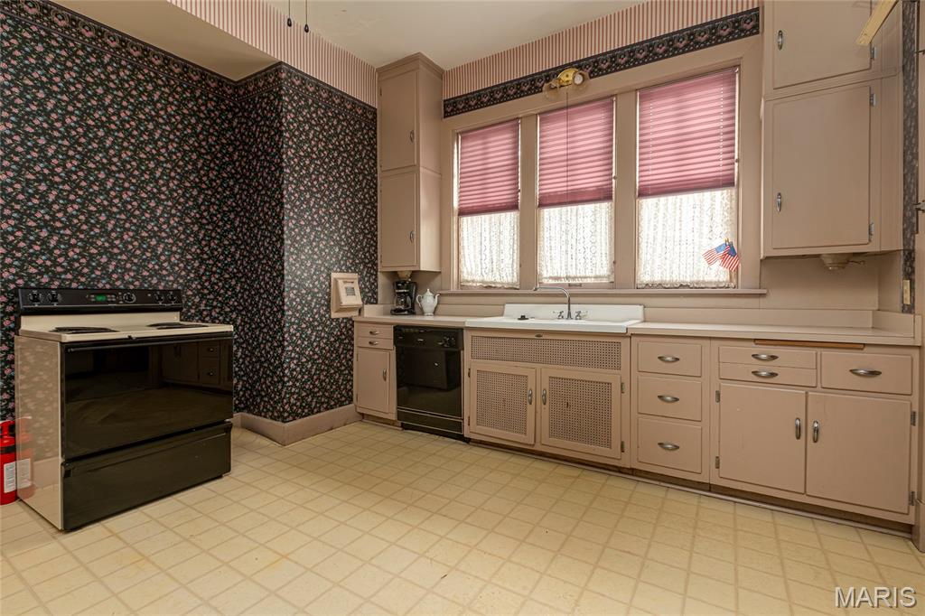 202 W Poplar Property Photo 42