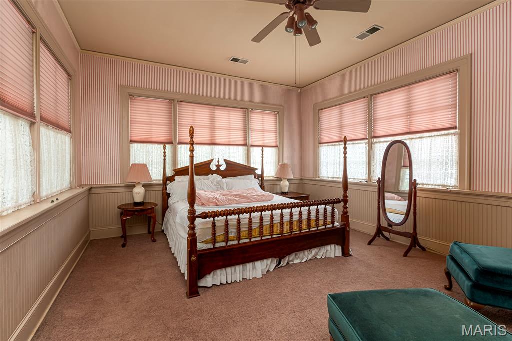 202 W Poplar Property Photo 45