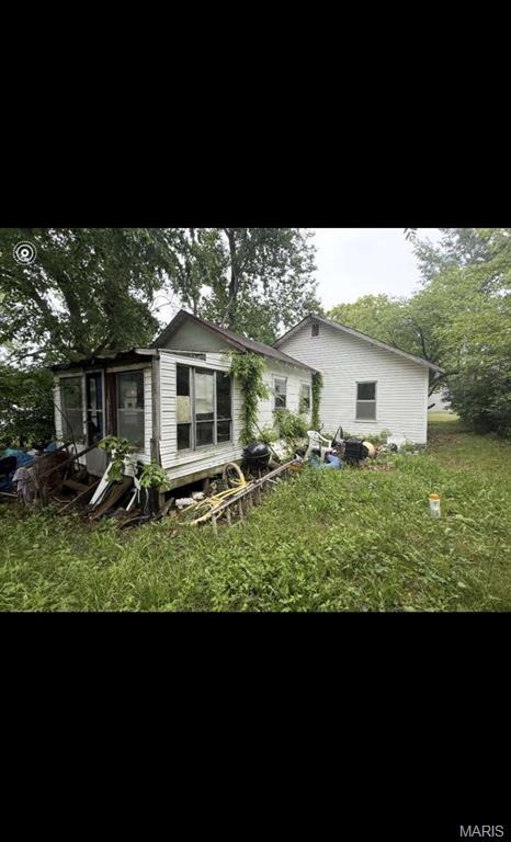 904 W Division Street Property Photo 3