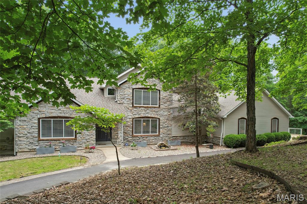 161 Stuart Lane Property Photo 3