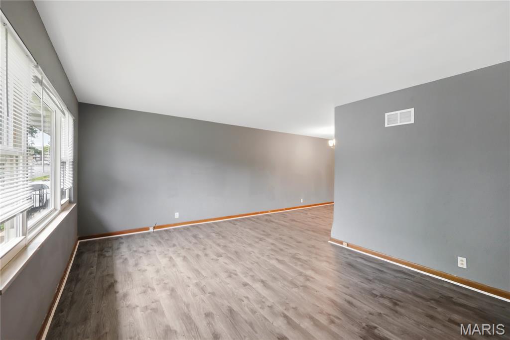 3236 S Compton Avenue Property Photo 8