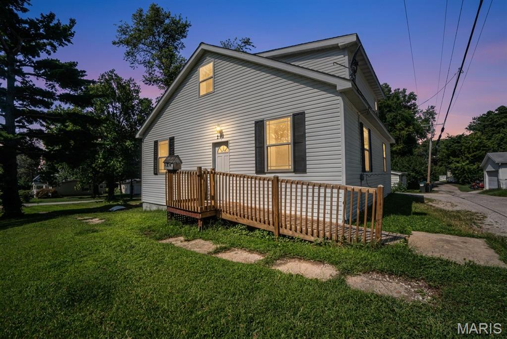 251 7th Street Property Photo 1
