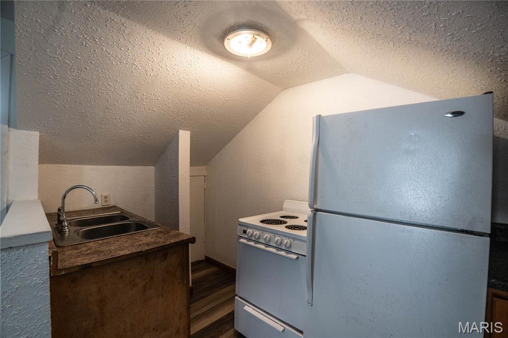 251 7th Street Property Photo 16