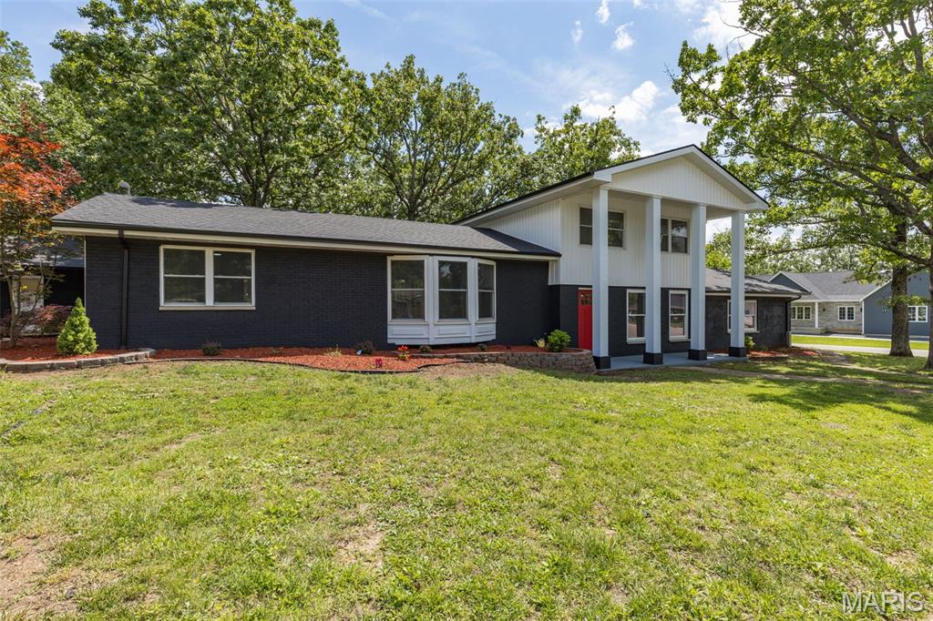 1514 E Mont Carmel Street Property Photo 1