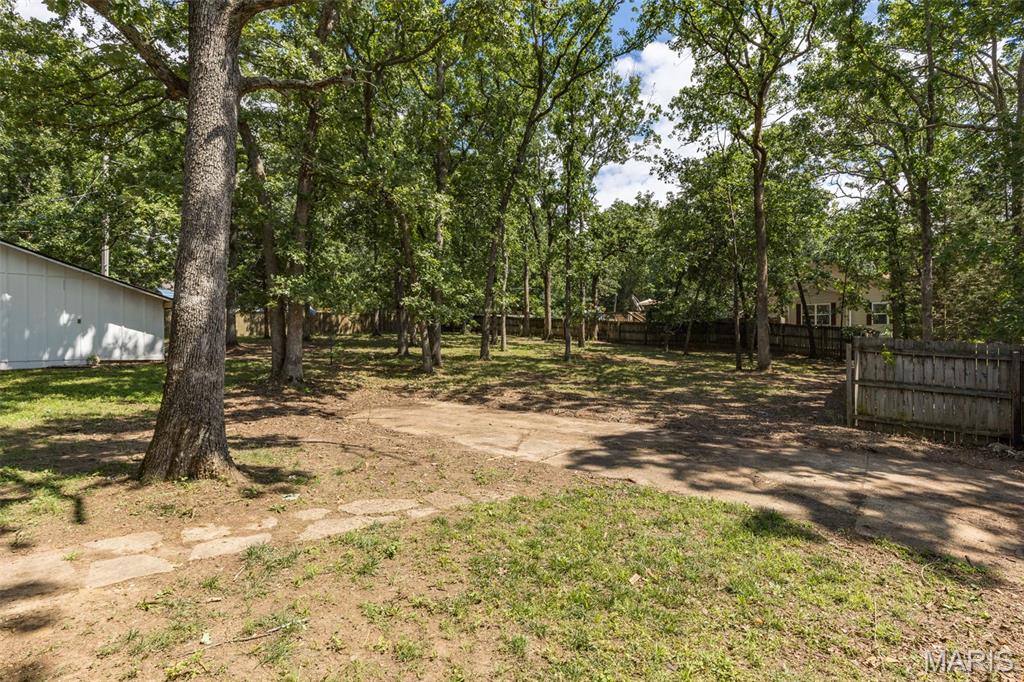 1514 E Mont Carmel Street Property Photo 12