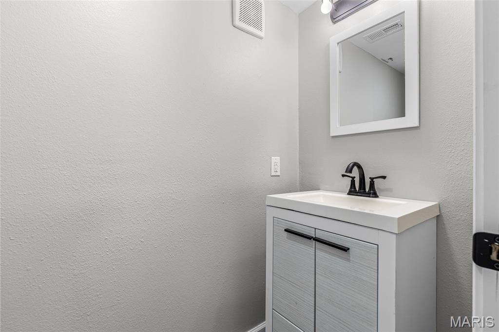1514 E Mont Carmel Street Property Photo 61
