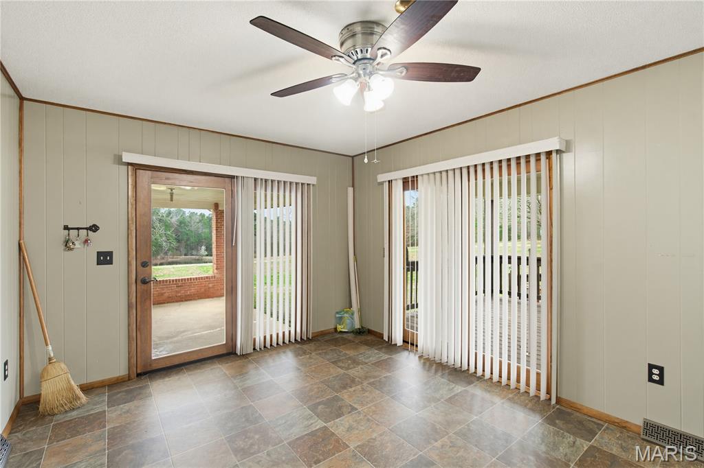 60863 Highway 21 Property Photo 33