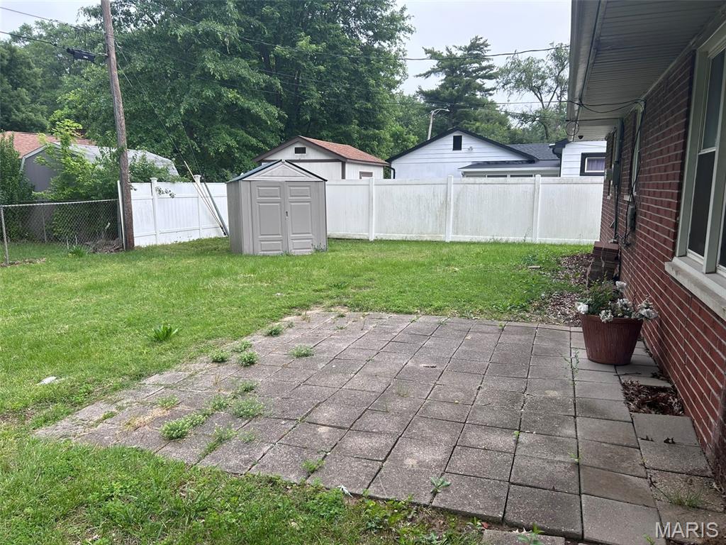 1814 N Belt Property Photo 5
