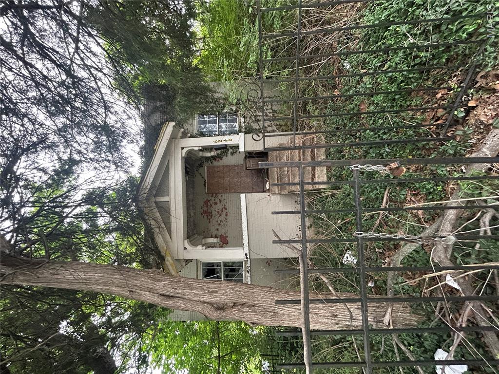 6240 Lenox Avenue Property Photo 1