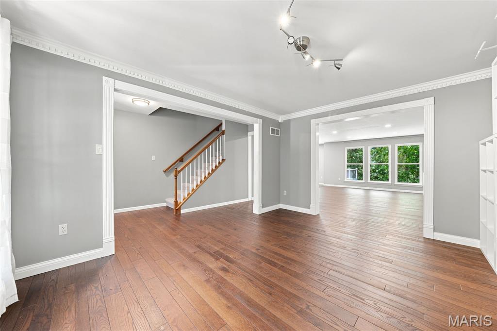 506 Steepleton Court Property Photo 3