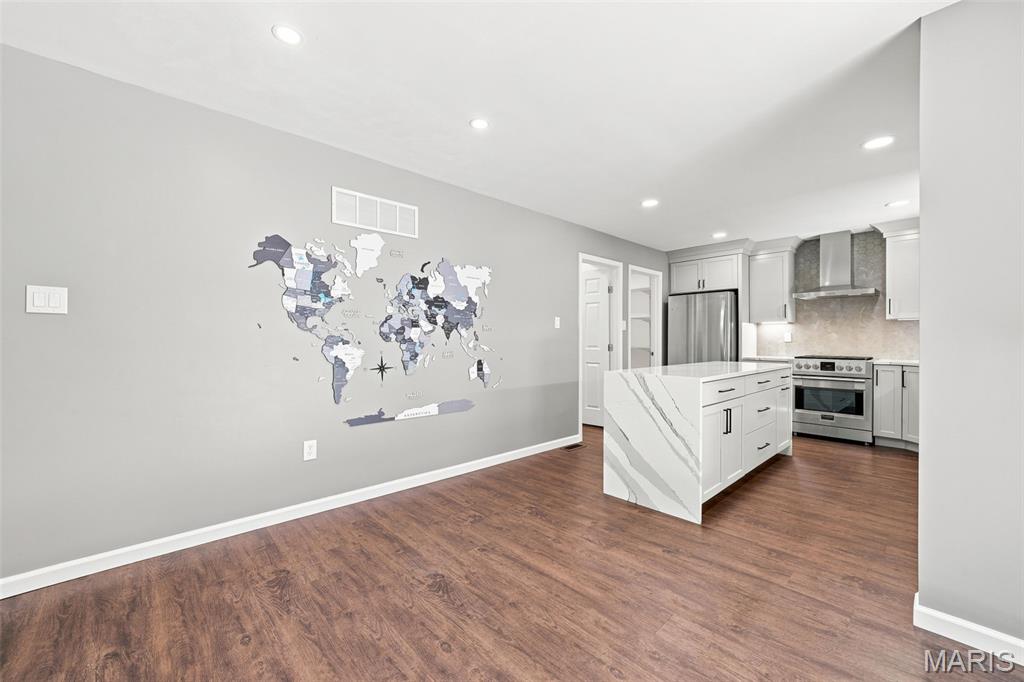 506 Steepleton Court Property Photo 9