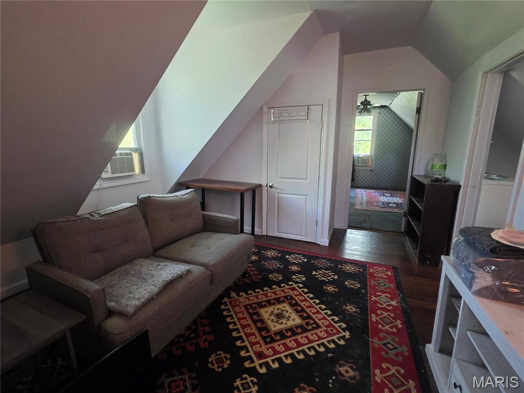 3318 Putnam Avenue Property Photo 13